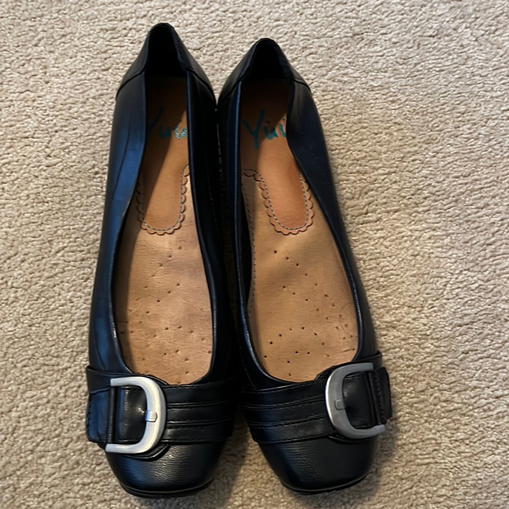 Yuu- new, black flats